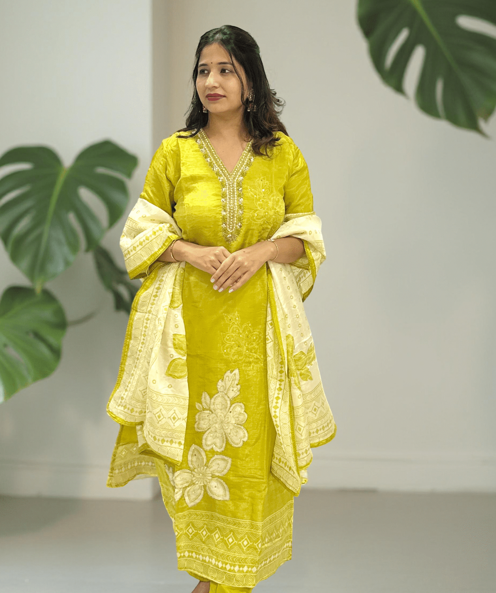 Sunehri Phool Suit Set with Handwork neck detailing